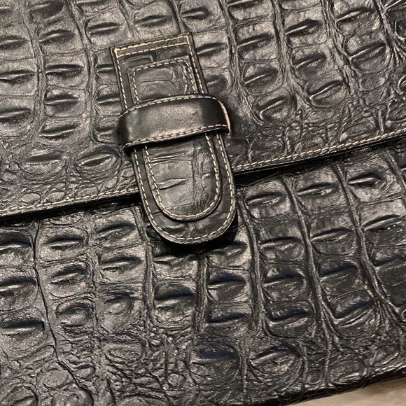 Unisa Faux Croc Embossed Leather purse - Picture 2 of 9